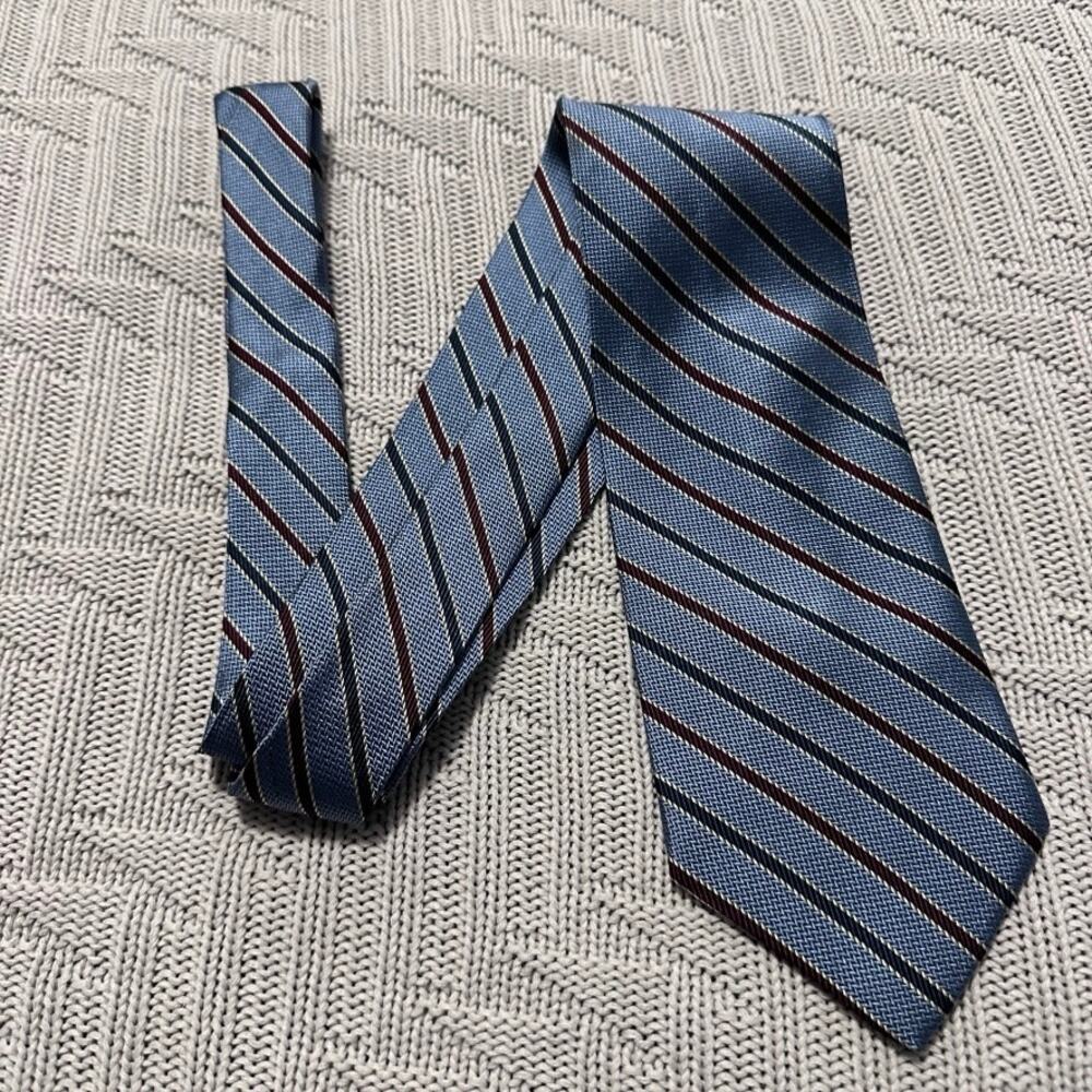 Brooks Brothers blue maroon striped silk tie